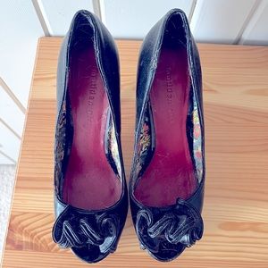 Madden girl black faux leather peep toe pumps